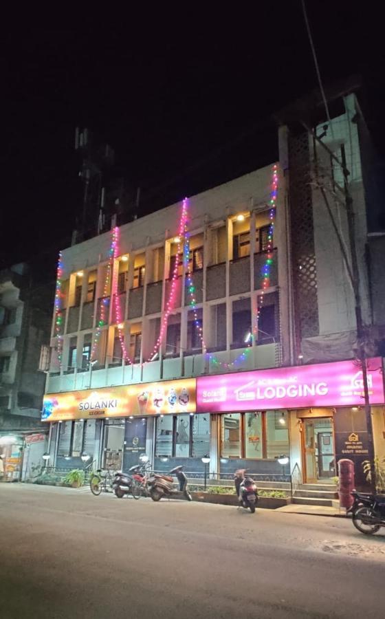 Solanki Guest House Kolhápur Kültér fotó
