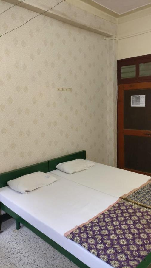 Solanki Guest House Kolhápur Kültér fotó